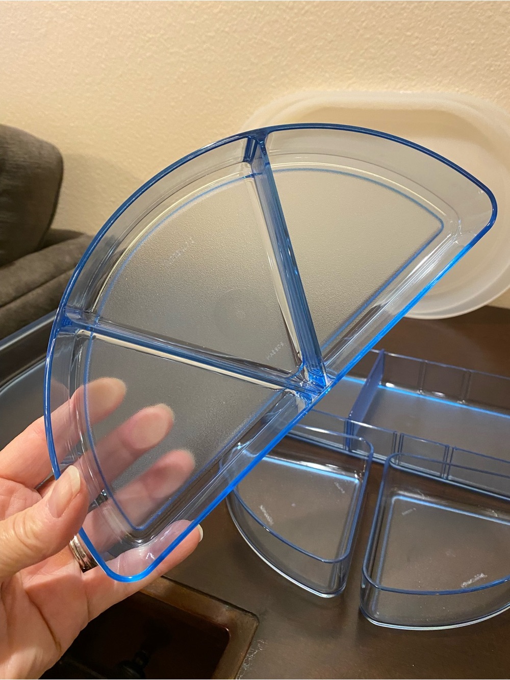 VTG Tupperware Blue PRELUDIO Watercolor Serving Oval Divided Serving Tray w/Lid - Picture 5 of 14
